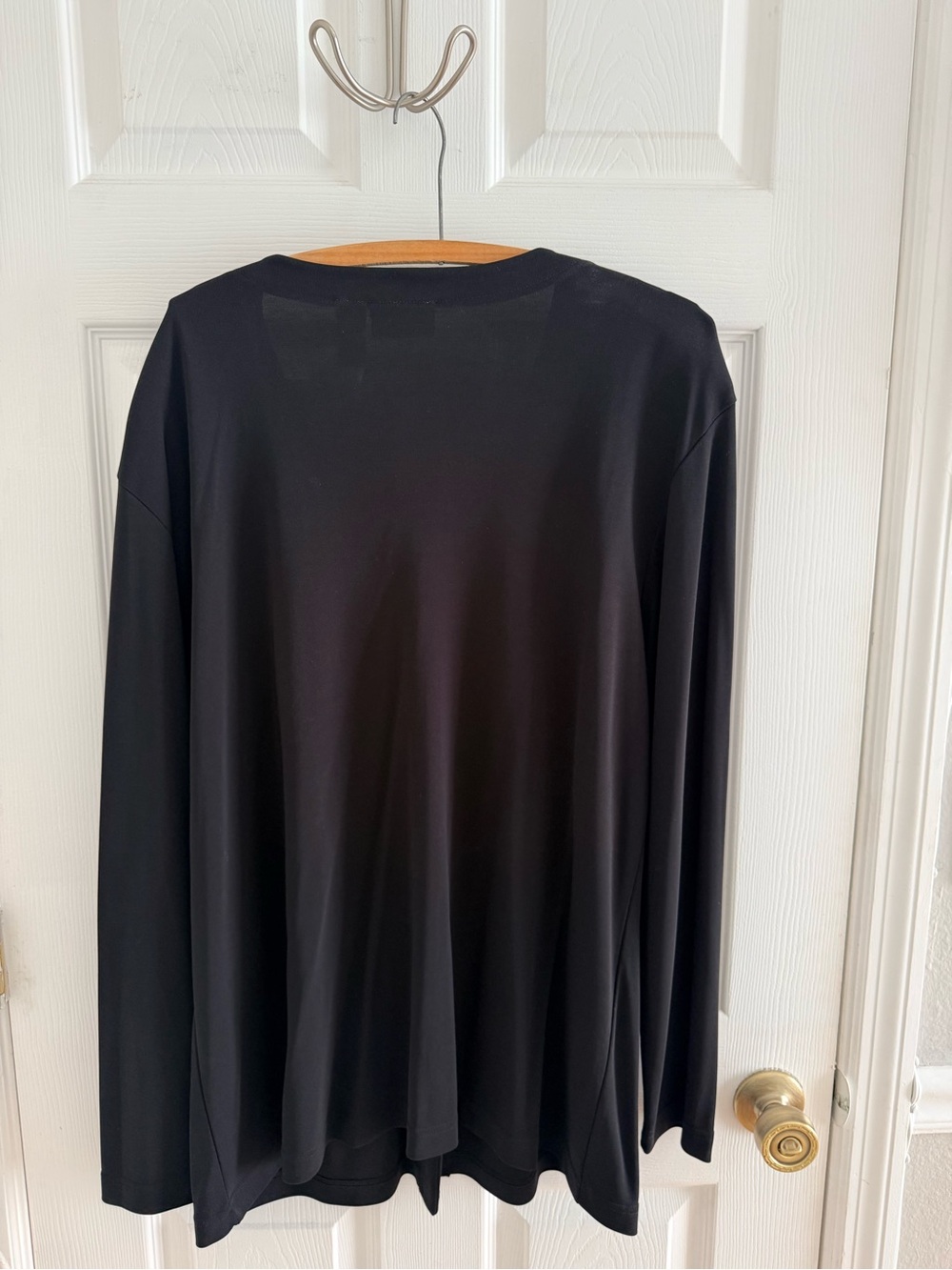 Liz Claiborne Black V-Neck Long Sleeve Top -NWT - Picture 2 of 6